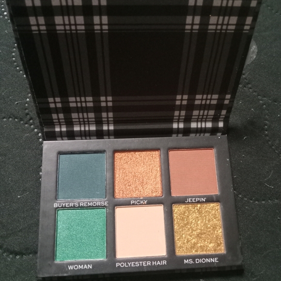 NWT Clueless Dionne Palette, 1 Lipgloss, 2 Pc Nail Art, 4 Lip Oil - Picture 4 of 10